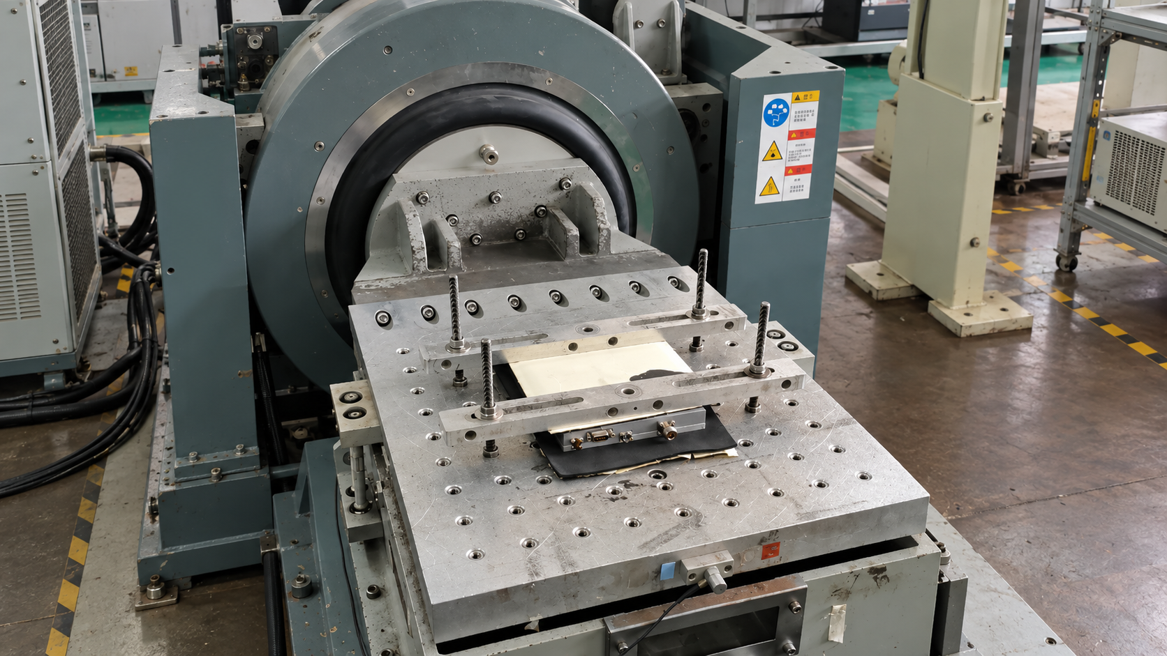 Unpowered amplifier module mounted in a vibration test fixture